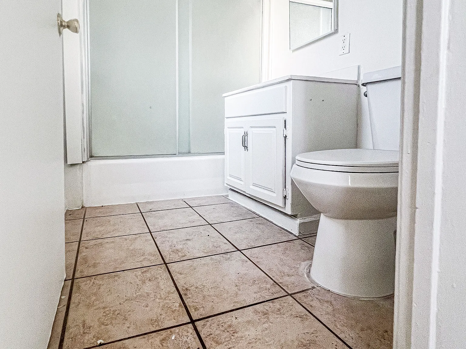1 bed, 555 sqft, $1,607 — Photo 4