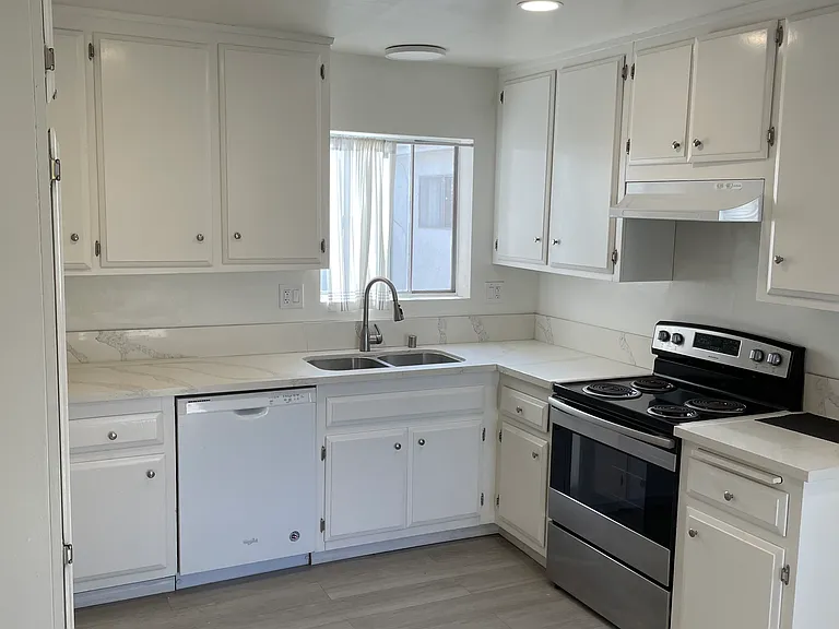 519 Francisca Ave #1 — Photo 4