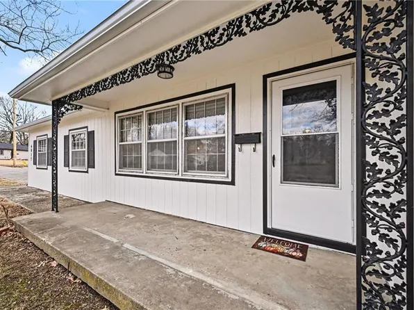 6017 N Howard Ave, Kansas City, MO 64118