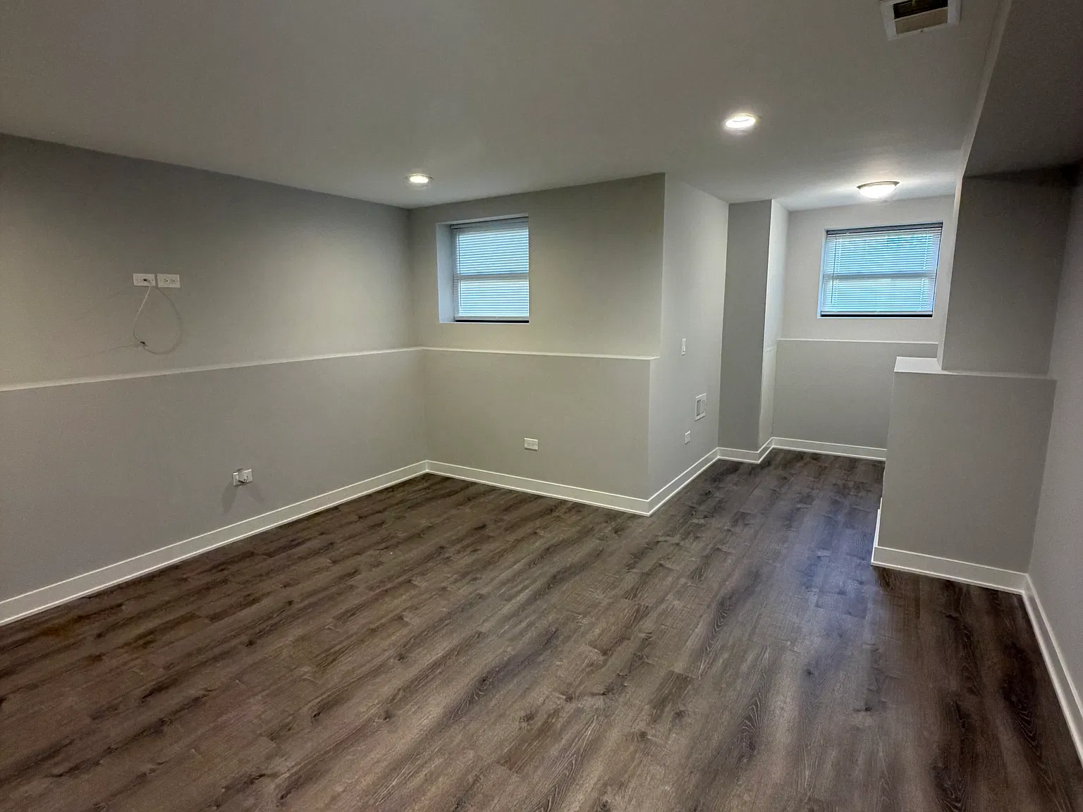 2 bed, 1000 sqft, $1,595 — Photo 2