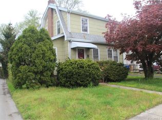 7 Penzance Rd, Stamford, CT 06902