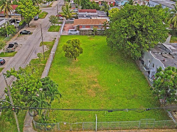 3rd image of 2397 NW 34th St