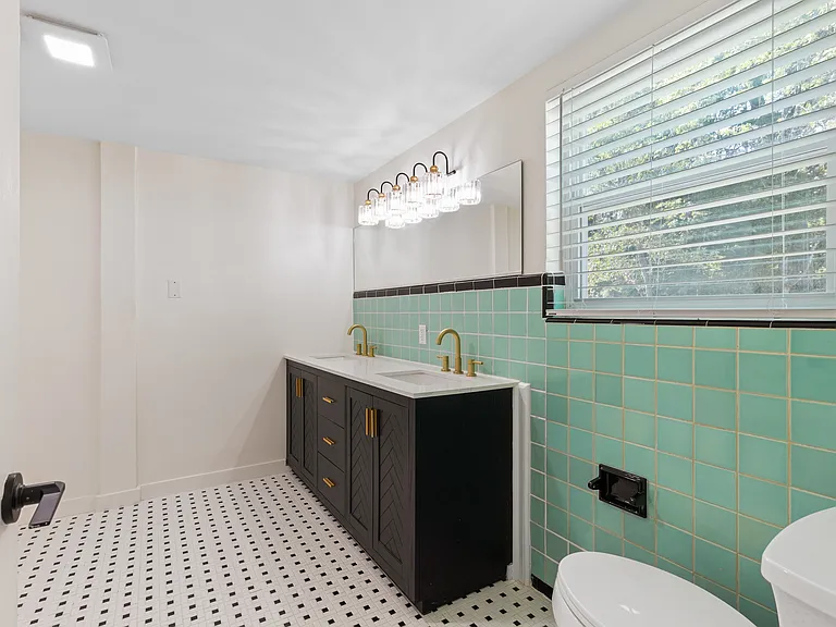 1524 SW 37th Ave — Photo 17