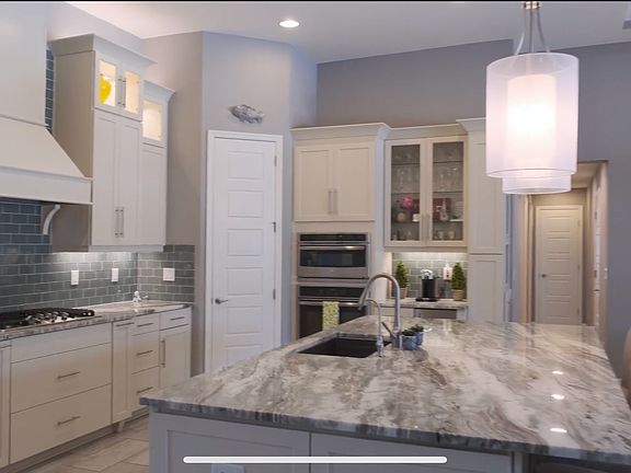 4th image of 1505 Via Verdi Dr
