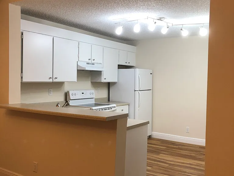 10111 W Sunrise Blvd #303 — Photo 5