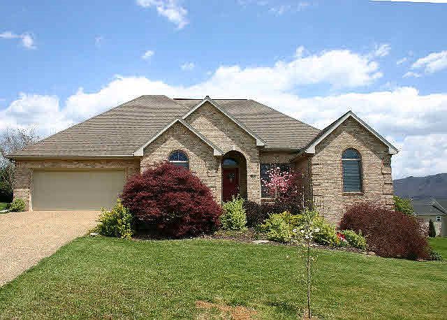 1st image of 550 Confederacy Dr
