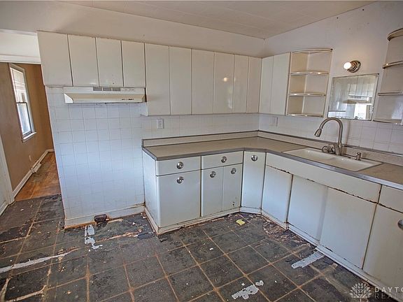 5th image of 4059 Elliot Ave
