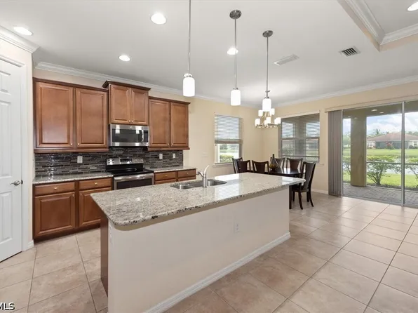 3862 Eldon St, Fort Myers, FL 33916