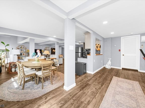 4th image of 128 Main St