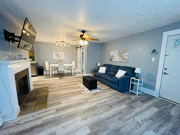 Living room dining room