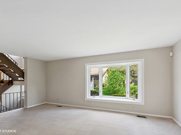 5th image of 621 Hickok Ave