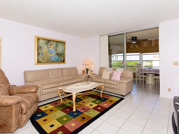 5th image of 14527 Bonaire Blvd APT 706