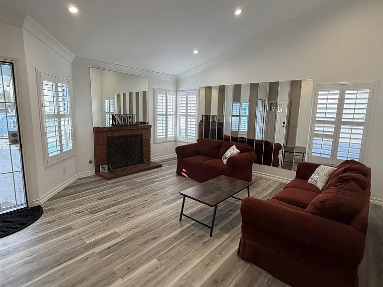 1095 Stillwell Ave #1095 — Photo 16