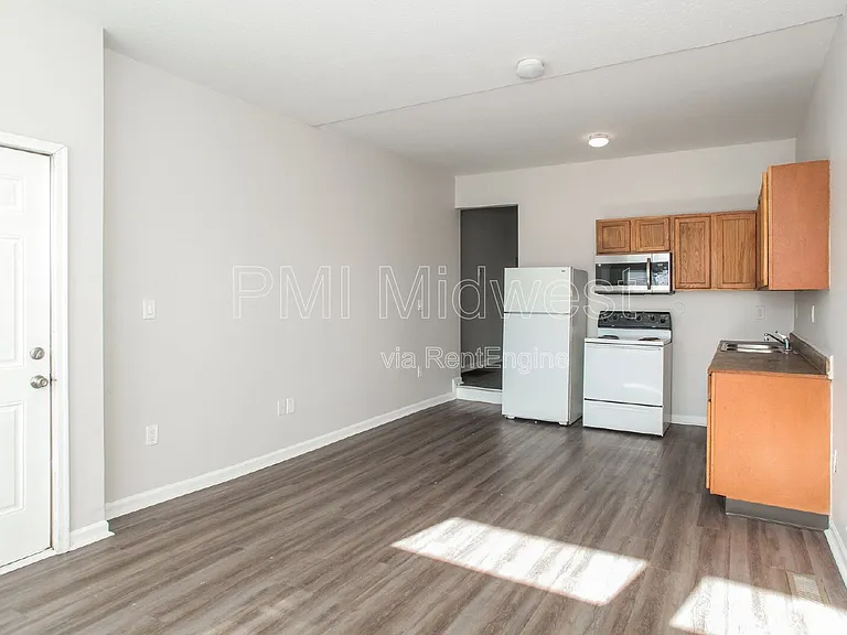 3014 W 10th St #1 — Photo 4