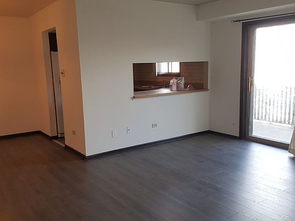 3rd image of 5235 James Ln APT 1207
