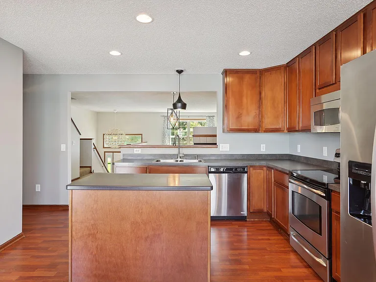 15024 Farnham Ave N — Photo 13