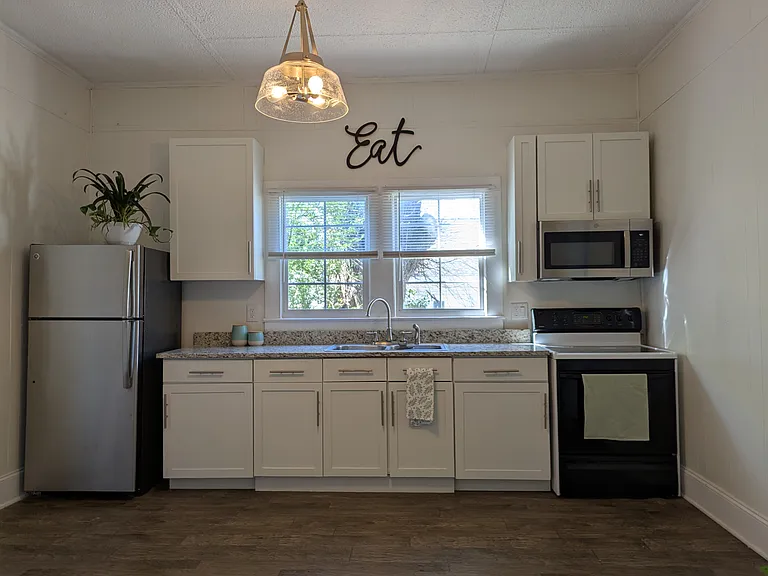 219 E Pressley Ave — Photo 13