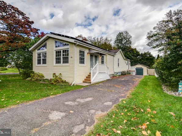 160 Crest Ave, Hamilton, NJ 08690