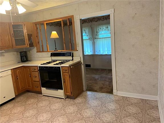 5th image of 433 Hillview Dr