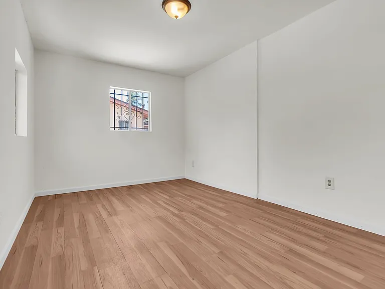 6110 Makee Ave — Photo 11