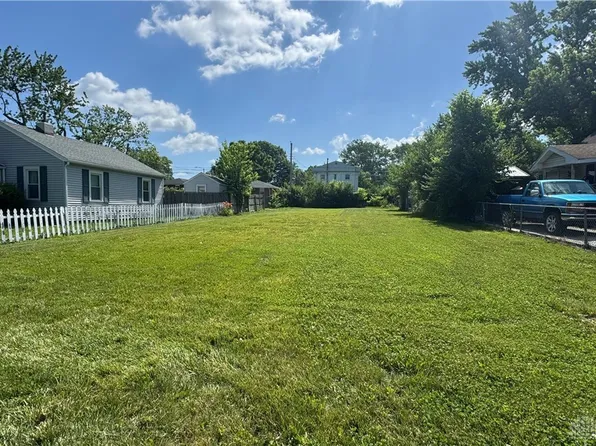 1862 Wilbur Ave, Fairborn, OH 45324