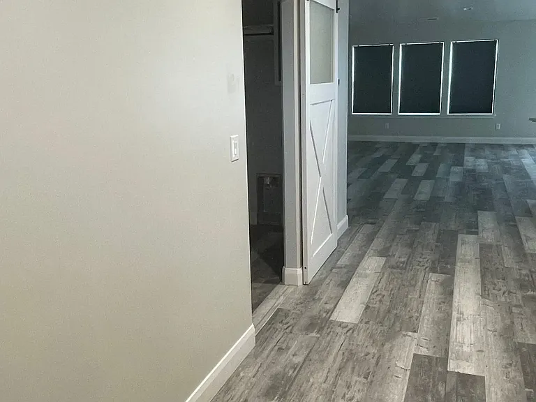 445 E 100 S — Photo 25