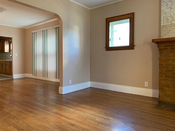 5th image of 411 Durston Ave #1