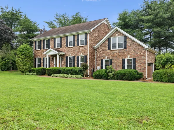 2723 Nottingham Ct, Thompsons Station, TN 37179