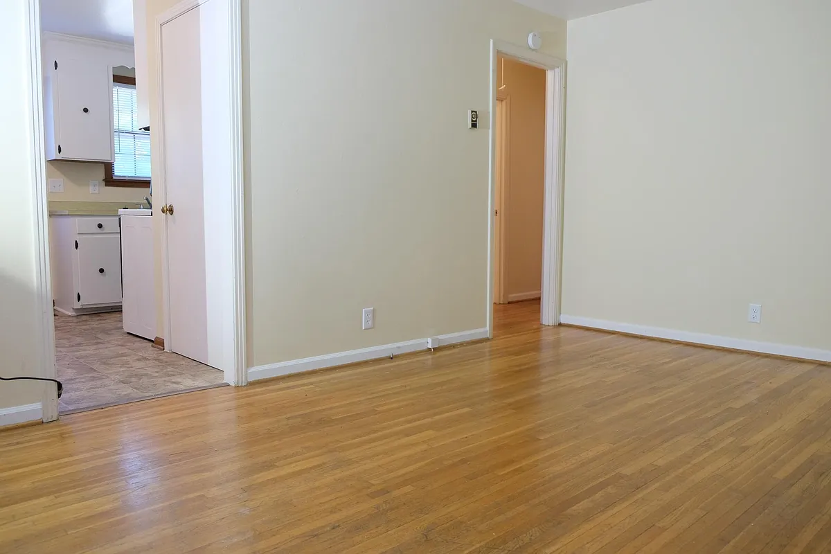Photo 2 of 10 - 2507 Oakland Ave #B - Nashville, TN Building Photo - 2507 Oakland Ave #B