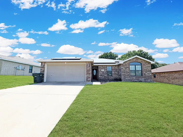1123 Marlee Cir — Photo 1
