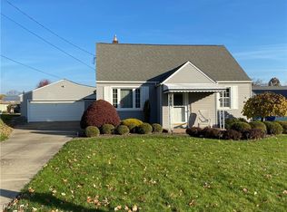 421 W Omar St, Struthers, OH 44471