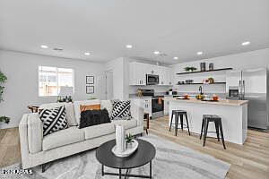 4th image of 1825 W Hadley Street