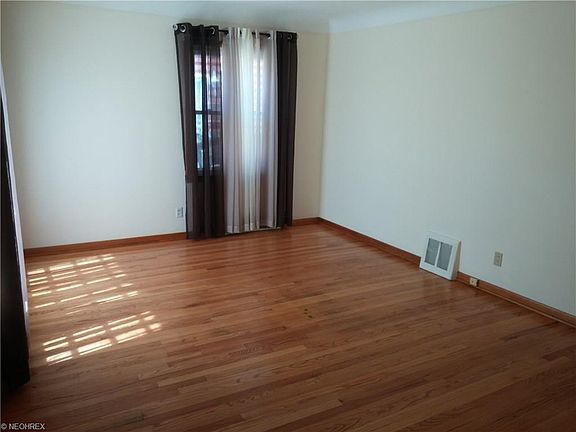 4th image of 12813 Eastwood Blvd