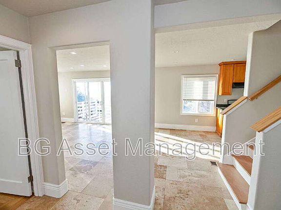 4th image of 1723 Bayo Vista Ave