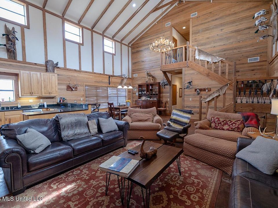 82nd image of this home