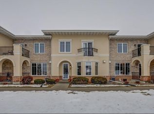 981 Augusta Dr APT 4, Oregon, WI 53575