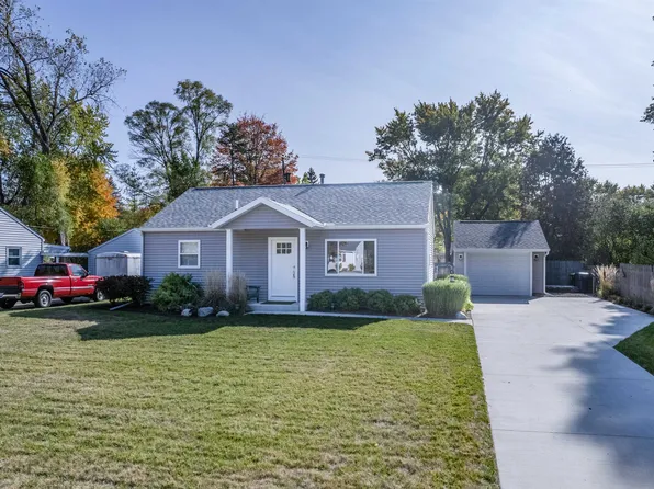 1106 E Saint Andrews Rd, Midland, MI 48642