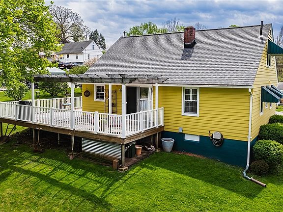 3rd image of 125 Sunset Ln