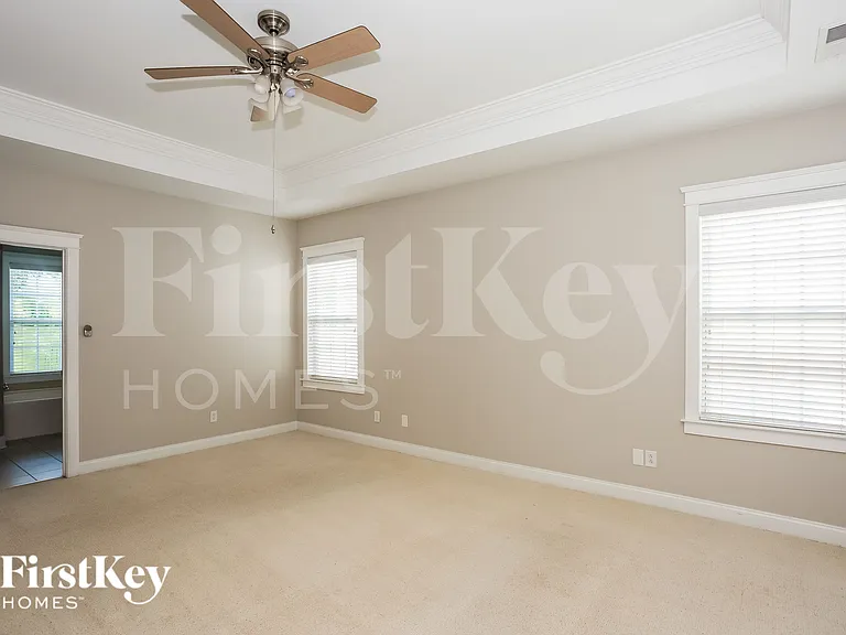125 E Fenway Ave — Photo 9