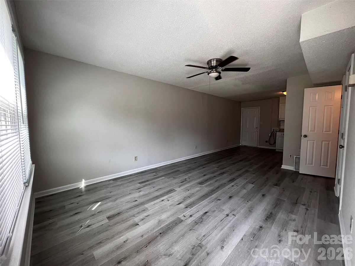 Building Photo - 900 Junius St #C
