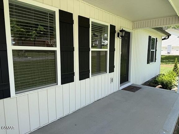 2nd image of 619 Emerald Ave