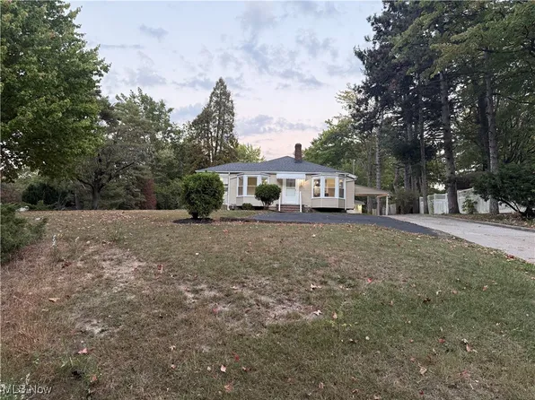 6475 Broadview Rd, Seven Hills, OH 44131