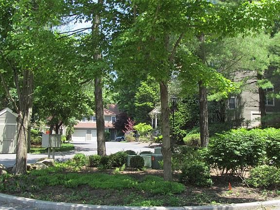 3rd image of 501 Kensington Way