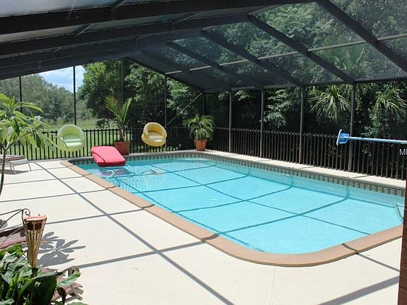 4th image of 33607 Overton Dr