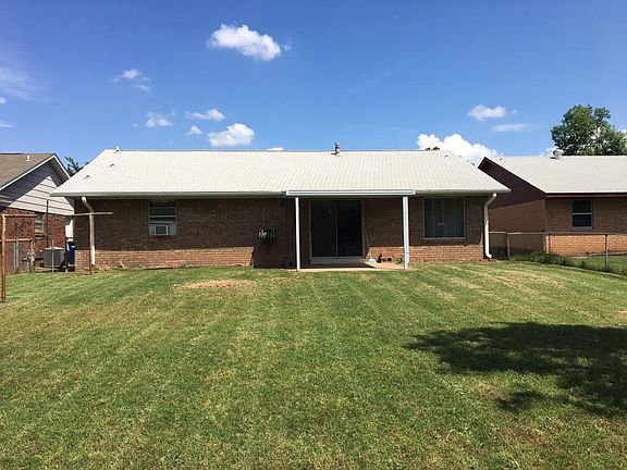 2nd image of 2608 N Park Dr