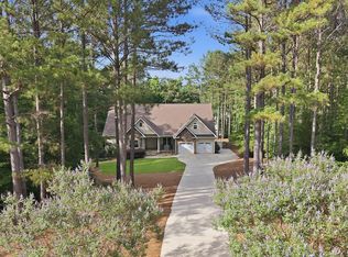 1010 Eagles Harbor Dr, Hodges, SC 29653