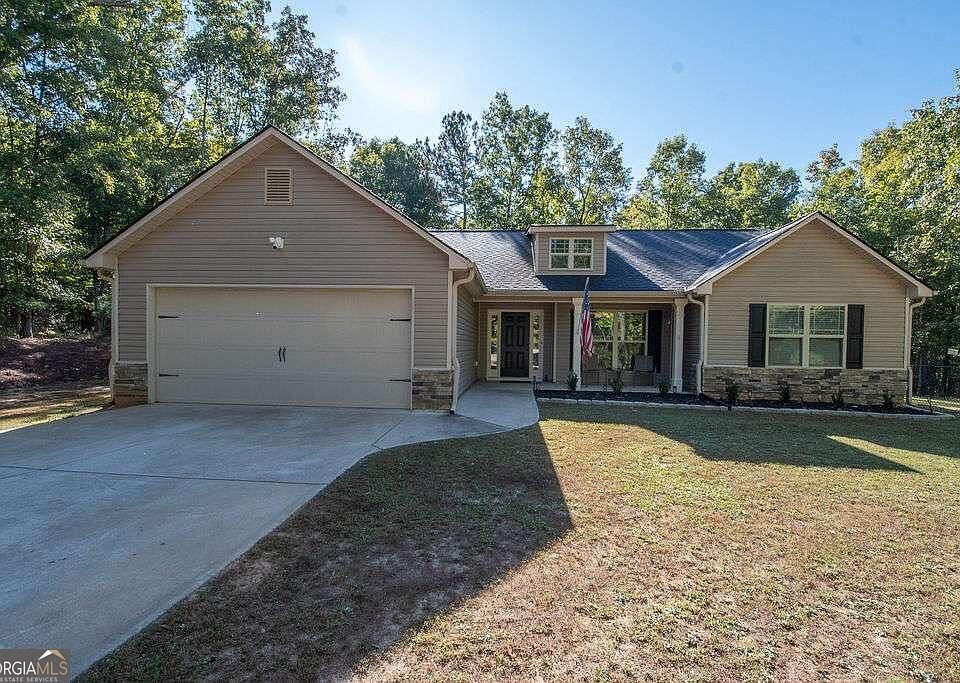 1st image of 207 Esther Dr