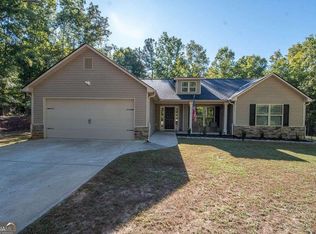 207 Esther Dr, Grantville, GA 30220