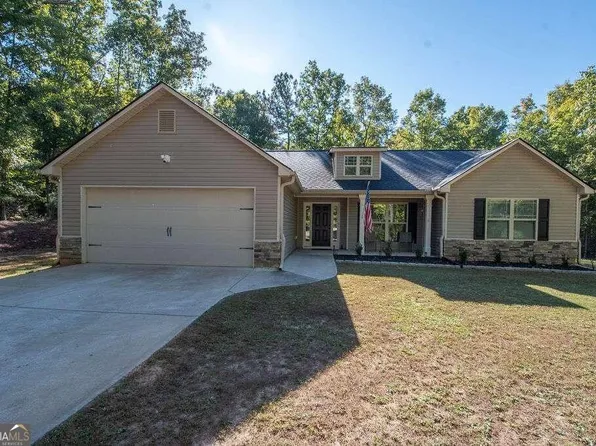 207 Esther Dr, Grantville, GA 30220