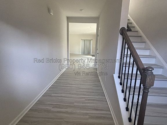 4th image of 1838 Vanderlyn St